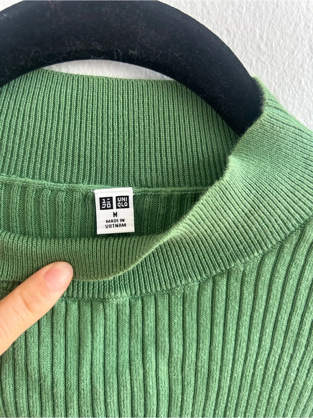 Uniqlo Ribbed Mock Neck Tank Top - Picture 3 of 3